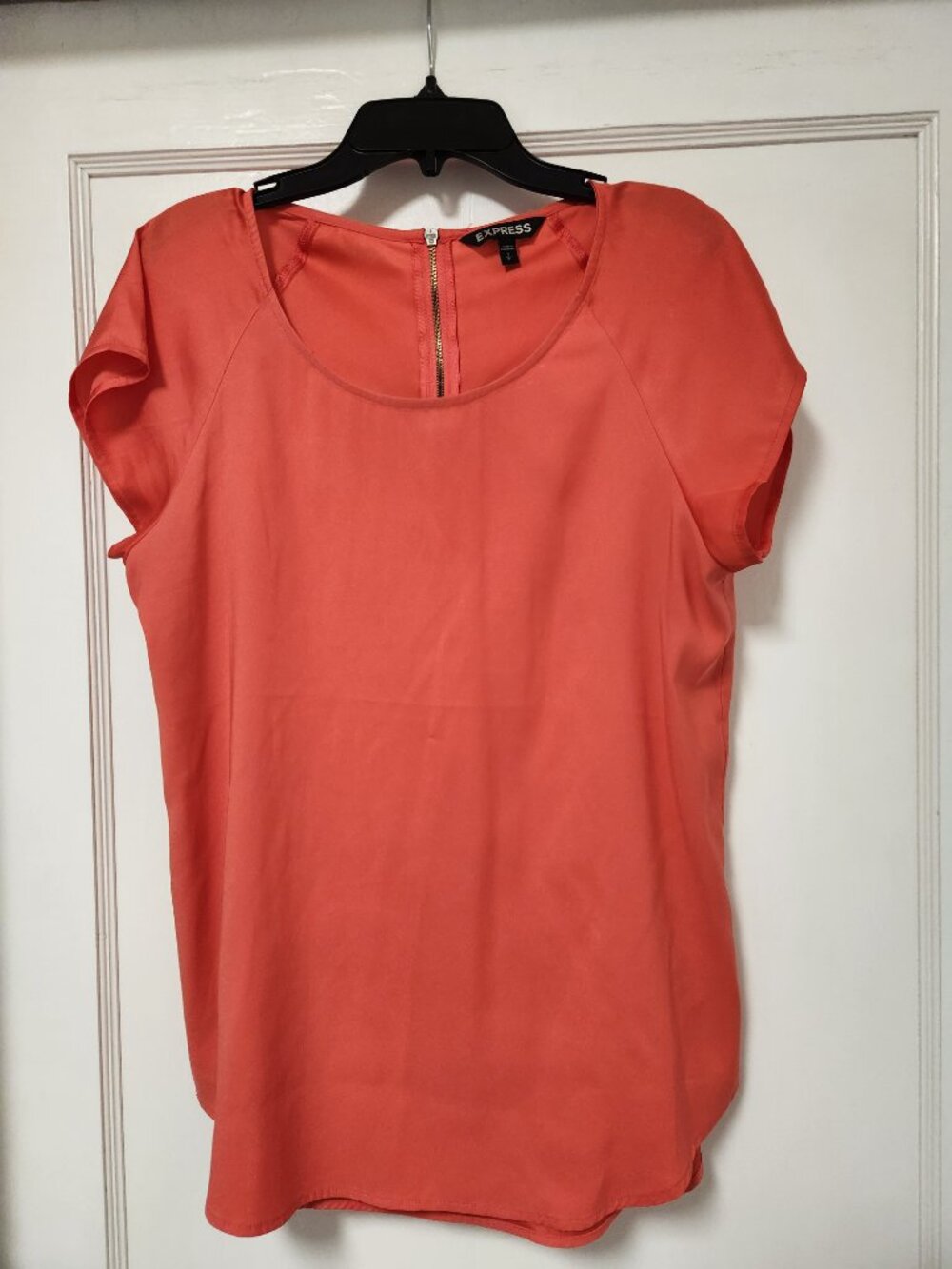 Express Coral Short Sleeve Blouse Gold Back Zip Size S